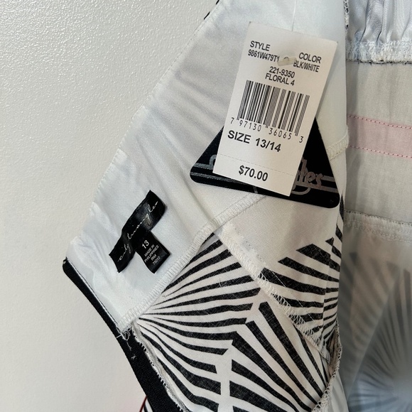 Black and White print halter dress - Picture 10 of 13